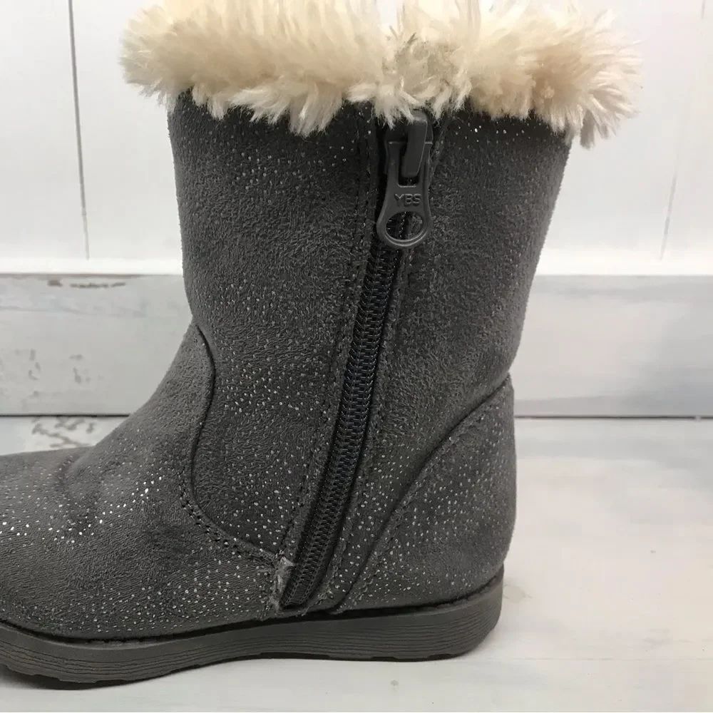 Cat & Jack Boots with Fur - Picture 5 of 10